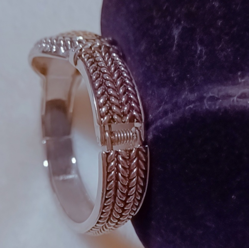 Bangle - Picture 4 of 6